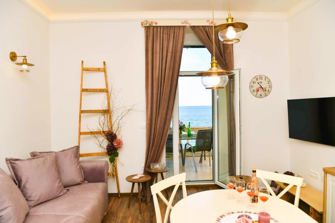 Apartment Carissima-Direct On Sea, Lovran-Opatija Dış mekan fotoğraf