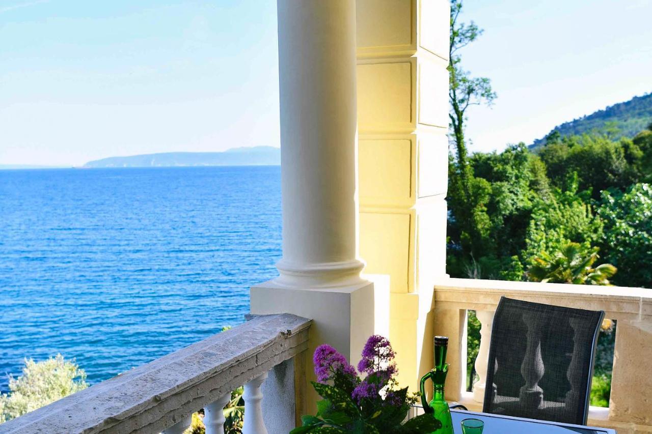 Apartment Carissima-Direct On Sea, Lovran-Opatija Dış mekan fotoğraf